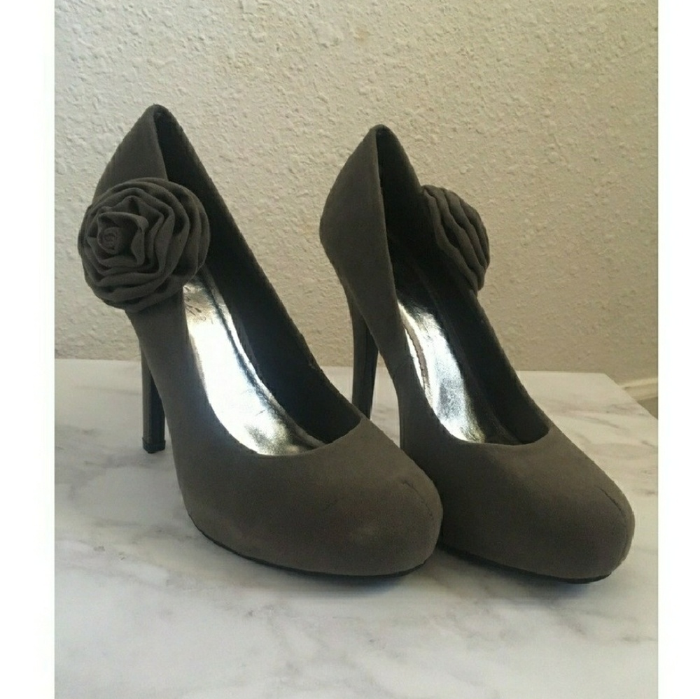  Gray Suede Flower Pump